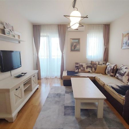 City Point Apartment Подгорица Экстерьер фото